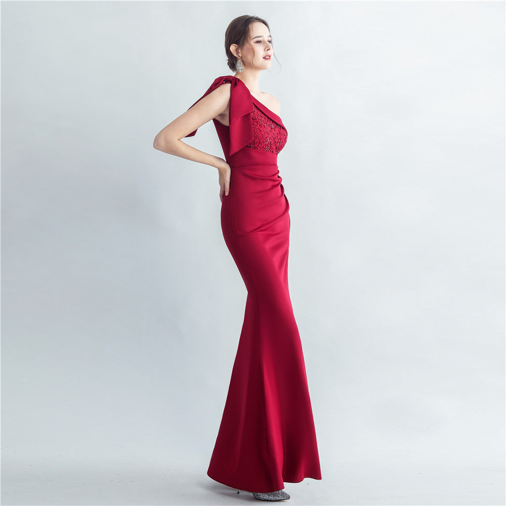Evening dress for women 2025, high-end celebrity, one-shoulder, side slit, annual meeting dress